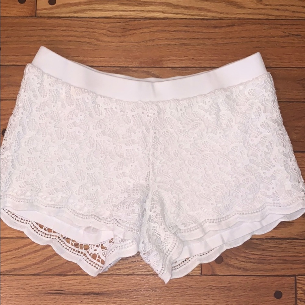White lace Lilly Pulitzer shorts